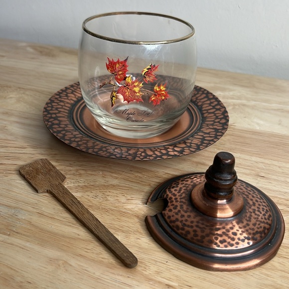 Vintage “Maple Leaf Canada” Glass and copper Jam Jar W/ Lid And Spoon and plate - Picture 4 of 11